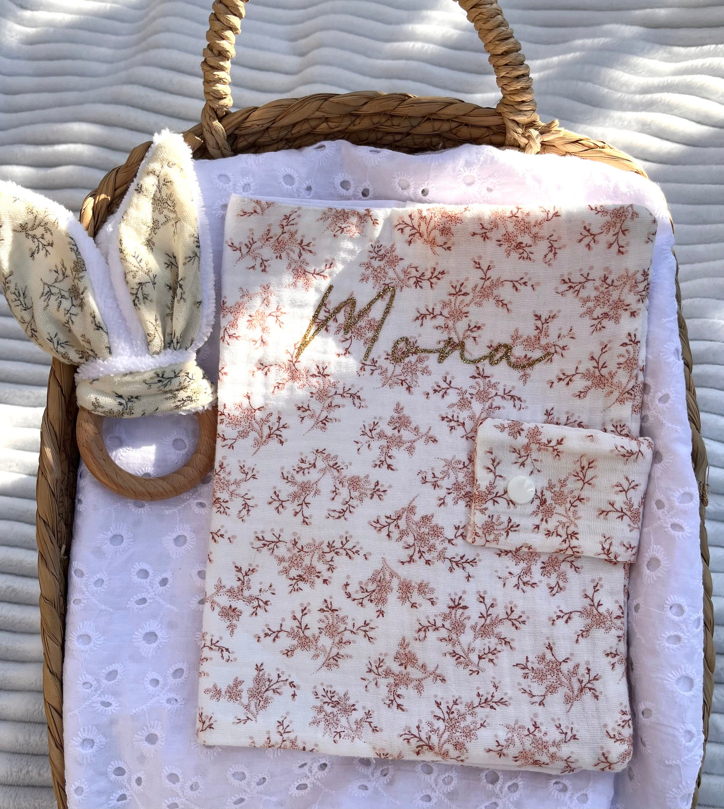 Protège carnet de santé fleuri Rose personnalisable