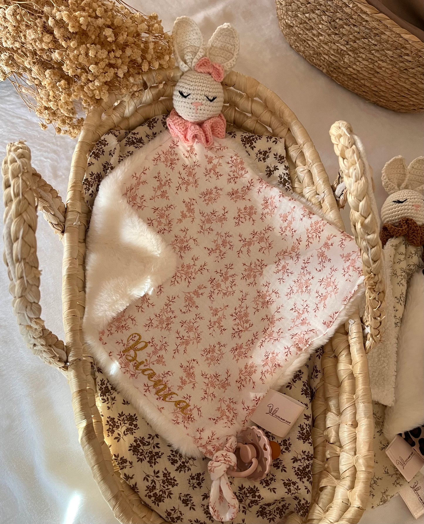 Mon Doudou Lapin à collerette rose