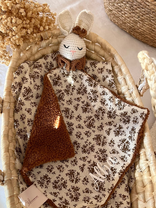 Mon Doudou Lapin à collerette marron