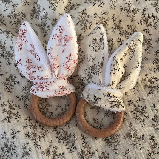 Hochet oreilles de lapin en double gaze de coton